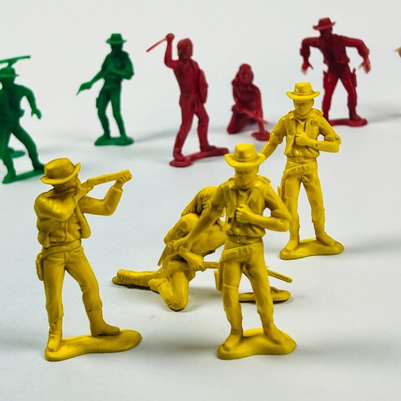 Vintage 13 Toys Plastic Cowboys & Indians  2.5"-3" Figures Red, Green & Yellow - Picture 7 of 8
